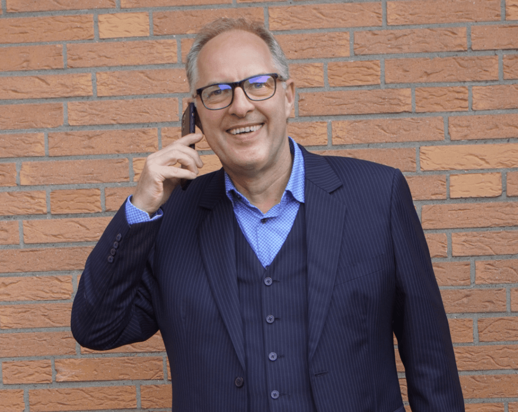 Uwe am Telefon